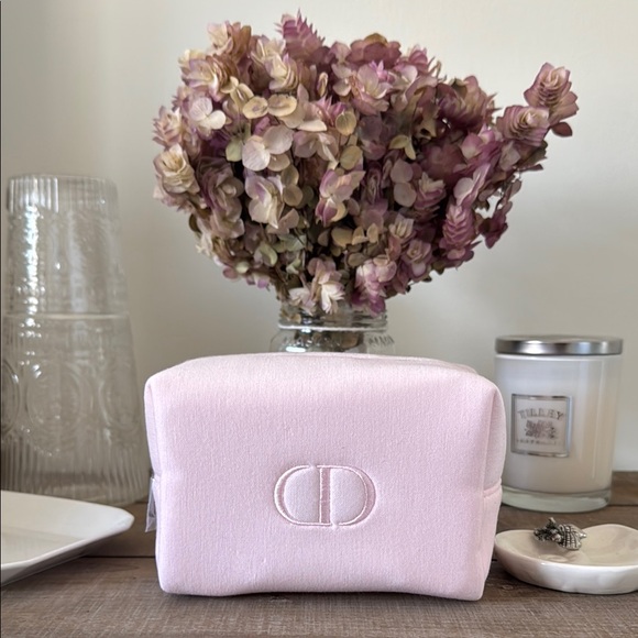 New Dior Pink Cosmetic Bag - Picture 1 of 6